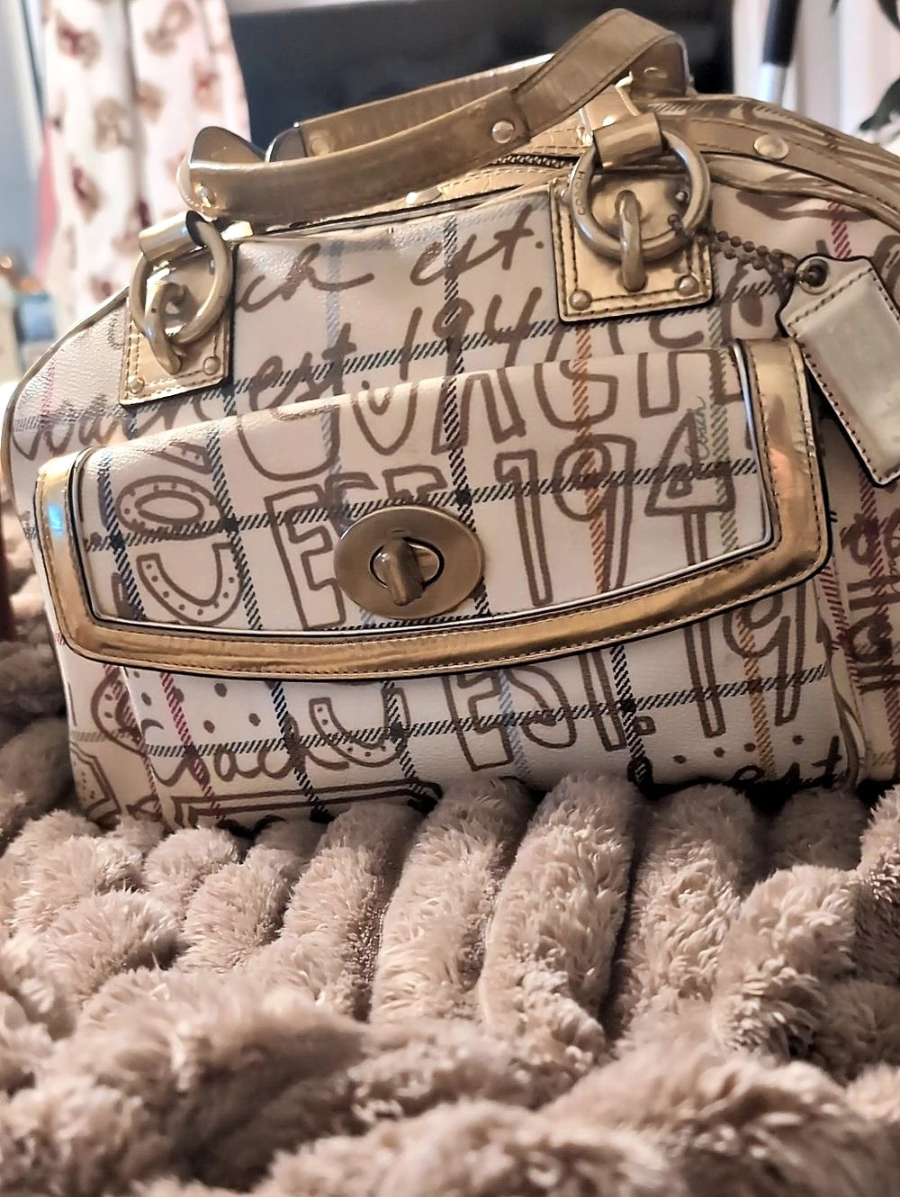 Coach Chelsea Tattersal Shoulder Bag in Gold & Cream